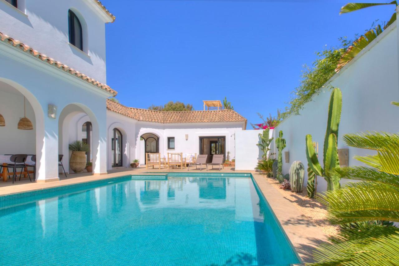 Villa Mas Tranquila - A Stylish Villa With Pool 150 M From The Beach Conil De La Frontera Exterior foto